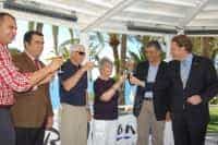 Mogán rinde homenaje a una pareja de turistas suecos por sus 70 visitas al municipio