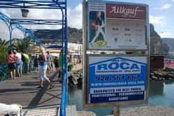 El Ayuntamiento de Mogán retira los soportes ilegales de publicidad de la vía pública LQ FOTOS VALLAS 3