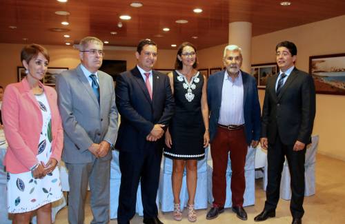 Los municipios turísticos trasladan a la ministra de Turismo las necesidades para no perder competitividad