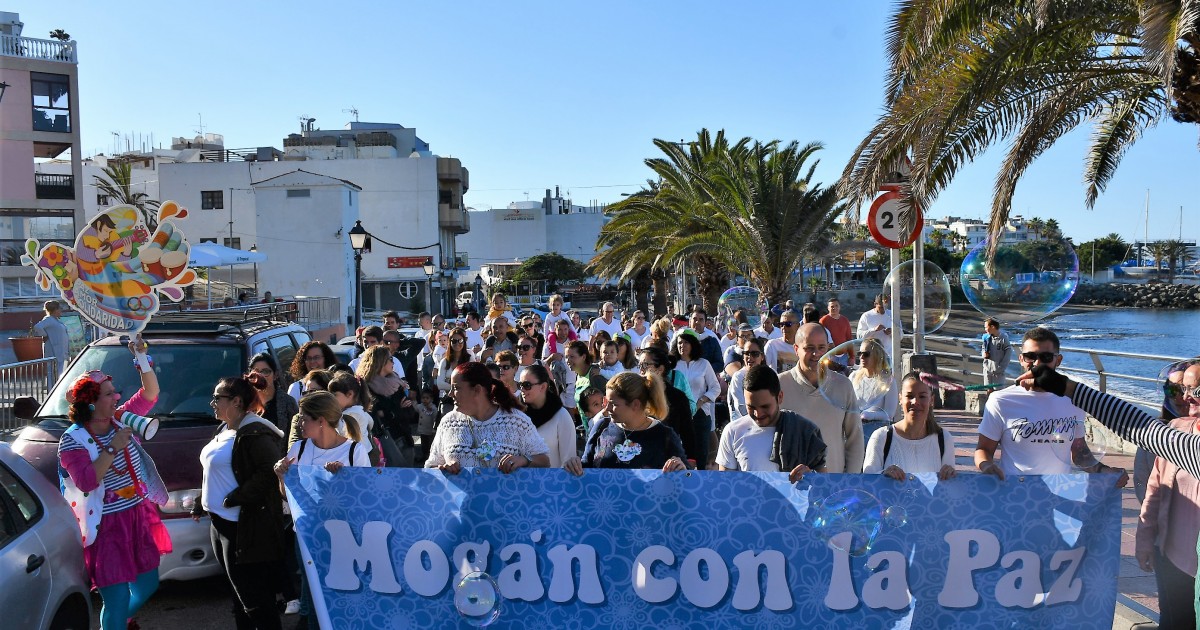 Las Escuelas Infantiles de Mogán se reúnen para celebrar la Paz en Arguineguín