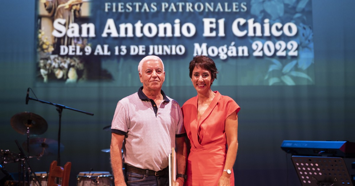 El fotógrafo de cuatro generaciones moganeras pregona las Fiestas Patronales de San Antonio El Chico