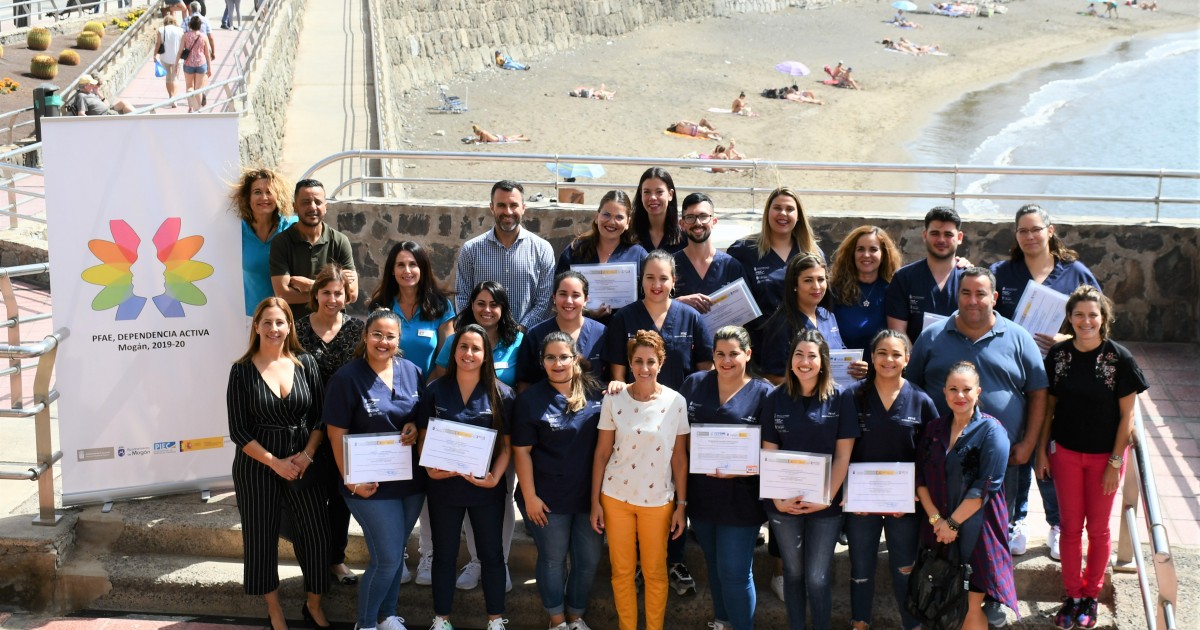 15 jóvenes de Mogán finalizan su formación en ayuda a personas en el domicilio e instituciones