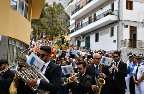 La emoción recorre las calles de Mogán casco el Día de San Antonio de Padua