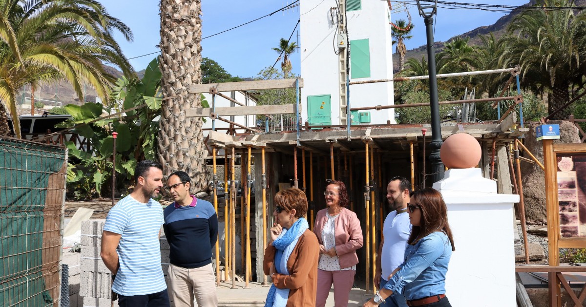 En marcha la obra de los baños  públicos de Veneguera