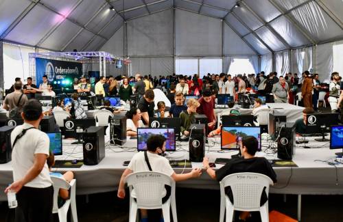 Jedis, magos, gamers, amantes del manga y del K-pop se dan cita en Arguineguín