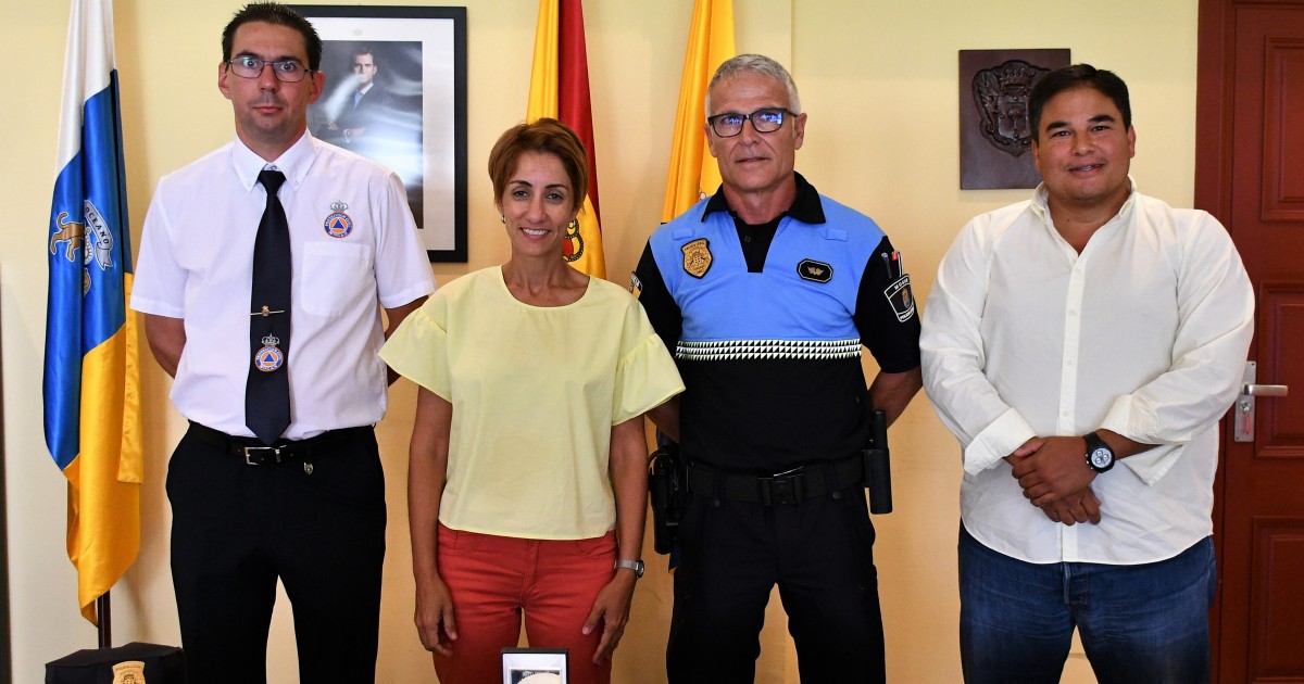 La Policía Local y Protección Civil de Mogán reciben el reconocimiento por su labor en los incendios de Gran Canaria