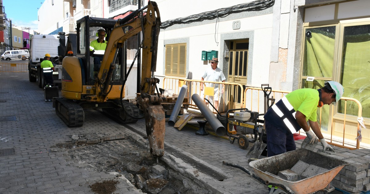 En marcha la reparación en la red de saneamiento de la calle Princesa Tenesoya de Arguineguín