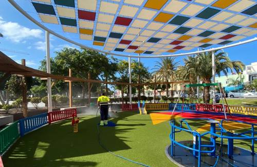 Abren todos los parques infantiles de Mogán  tras ser desinfectados