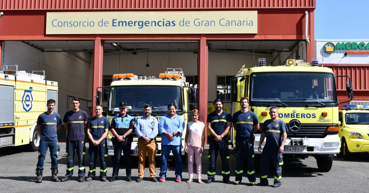 Onalia Bueno visita el parque de bomberos de Puerto Rico