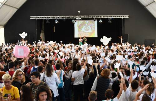 1.400 menores marchan en Arguineguín por   el Día de la Paz