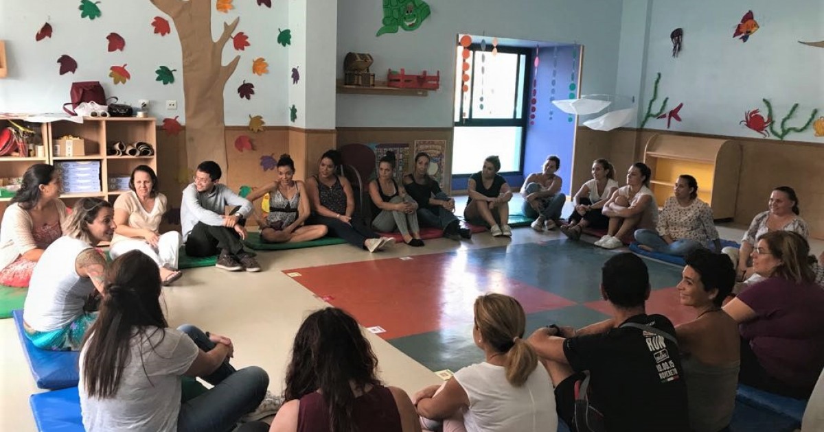 La iniciativa de formación 'Escuela en familia' se consolida en Mogán con 46 familias comprometidas