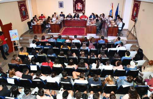 Los jóvenes de Mogán, protagonistas del Pleno en el Día Internacional de la Infancia