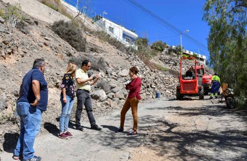 El Ayuntamiento conecta los Altos de  El Cercado a la red de saneamiento