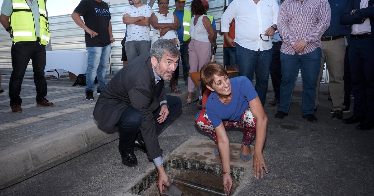 Clavijo asiste a la colocación de la primera piedra del nuevo aparcamiento del Centro de Salud de Arguineguín