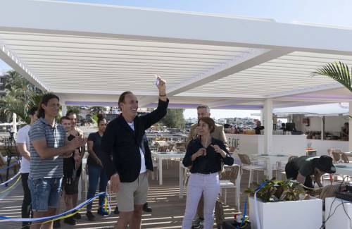 La playa de Costa Alegre estrena  zona de restauración