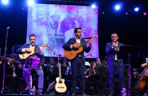 Pedro Manuel Afonso cierra Puerto Música al son de bolero