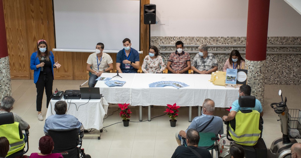 Una revista da a conocer el Área de Discapacidad de Mogán y la realidad de las personas que atiende