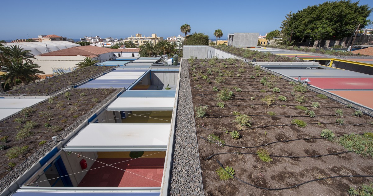 Las cubiertas ajardinadas de la nueva Escuela Infantil de Arguineguín garantizan una temperatura moderada en las aulas