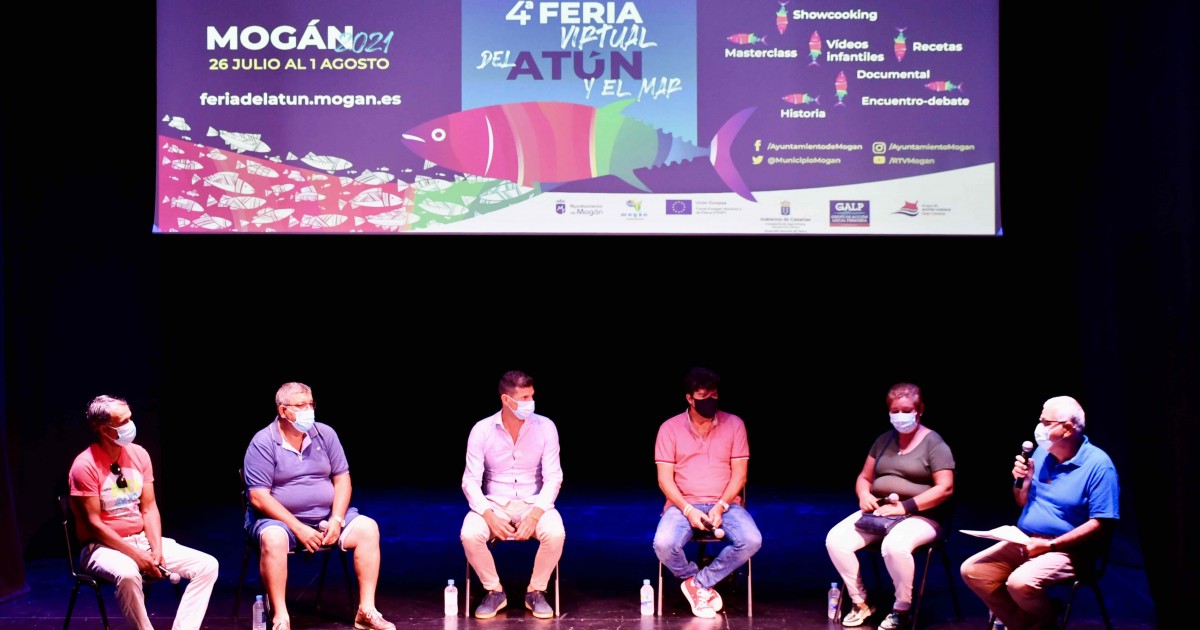 Representantes del sector pesquero canario debaten sobre el futuro en Mogán