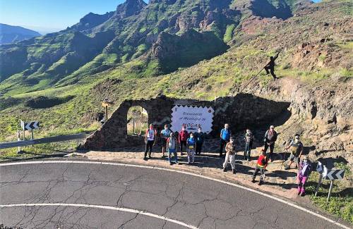 Senderistas descubren la macrorruta moganera de ECO-TUR 'Tamaranae: entre Riscos y Barrancos'