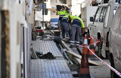 El Ayuntamiento renueva la red de abastecimiento de la calle San Antonio