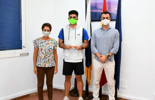 Mogán reconoce a Antonio del Rosario, campeón de la Liga Nacional de Karate  modalidad Kumite Sub-21