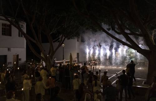 Las Antorchas iluminan Veneguera en honor a la Virgen de Fátima