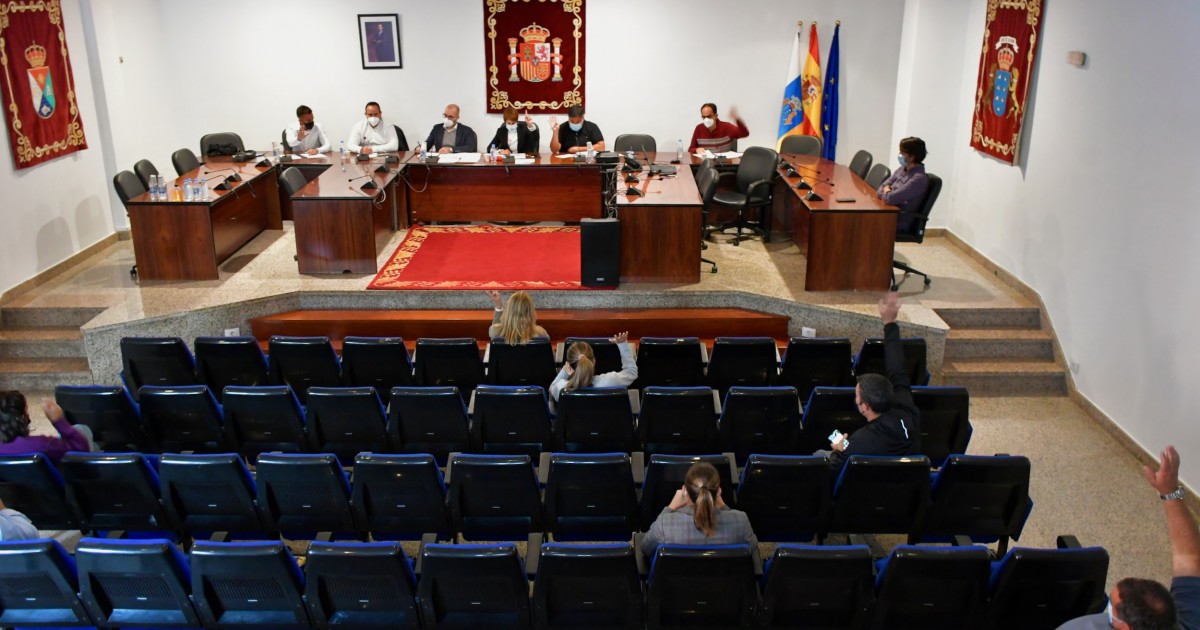 Onalia Bueno: “La única forma de salvar Mogán casco es la circunvalación”