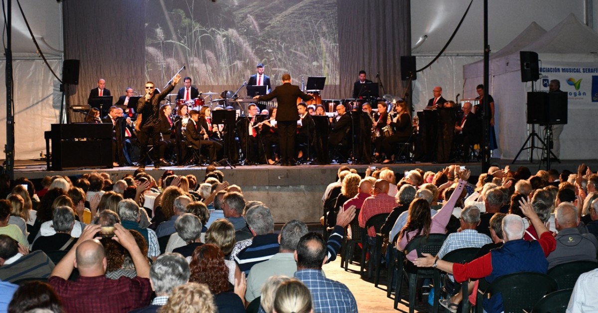 La música atrae la solidaridad moganera con los afectados por los incendios