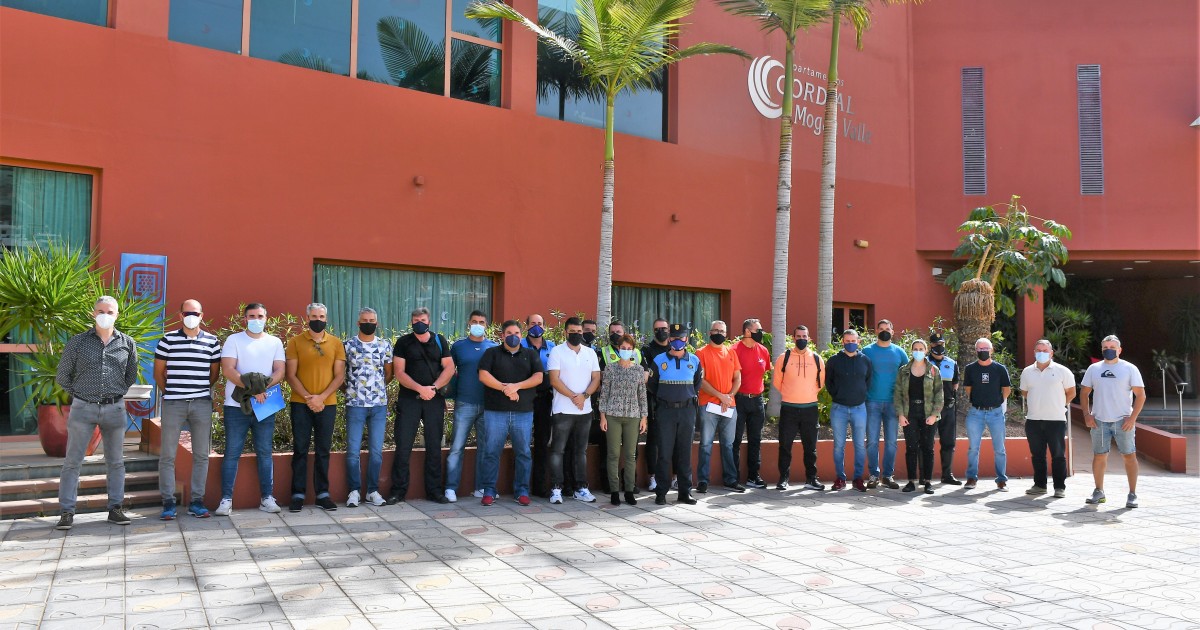 La alcaldesa de Mogán clausura el curso de etilometría de la Policía Local