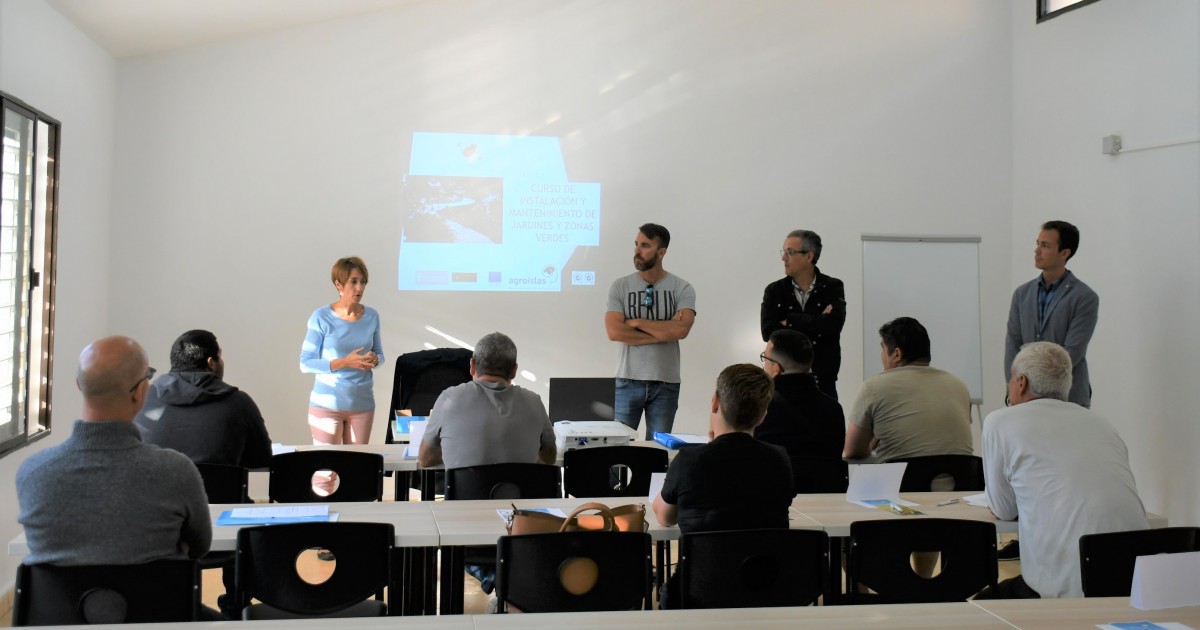Mogán acoge un curso homologado en  instalación y mantenimiento de jardines