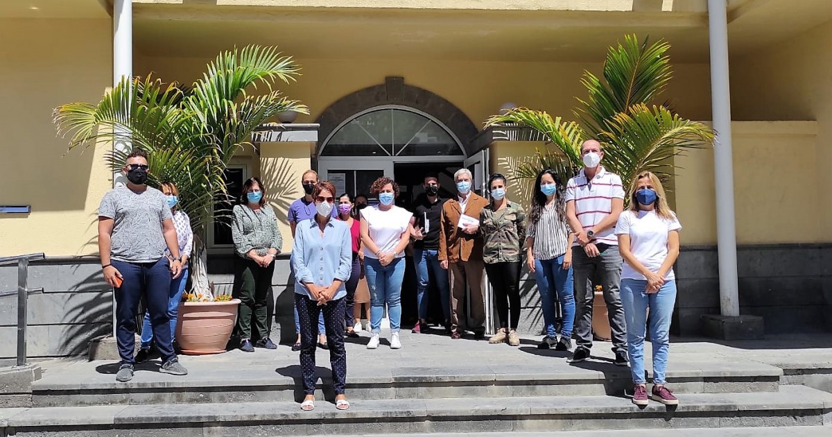 Mogán conmemora el Día de la Enfermería con un minuto de silencio en homenaje a los sanitarios