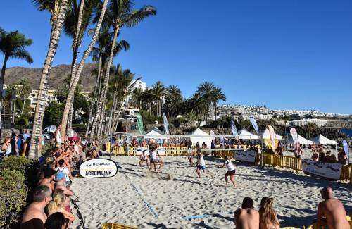 Mogán despide 2021 con el VI Torneo Internacional de Vóley Playa