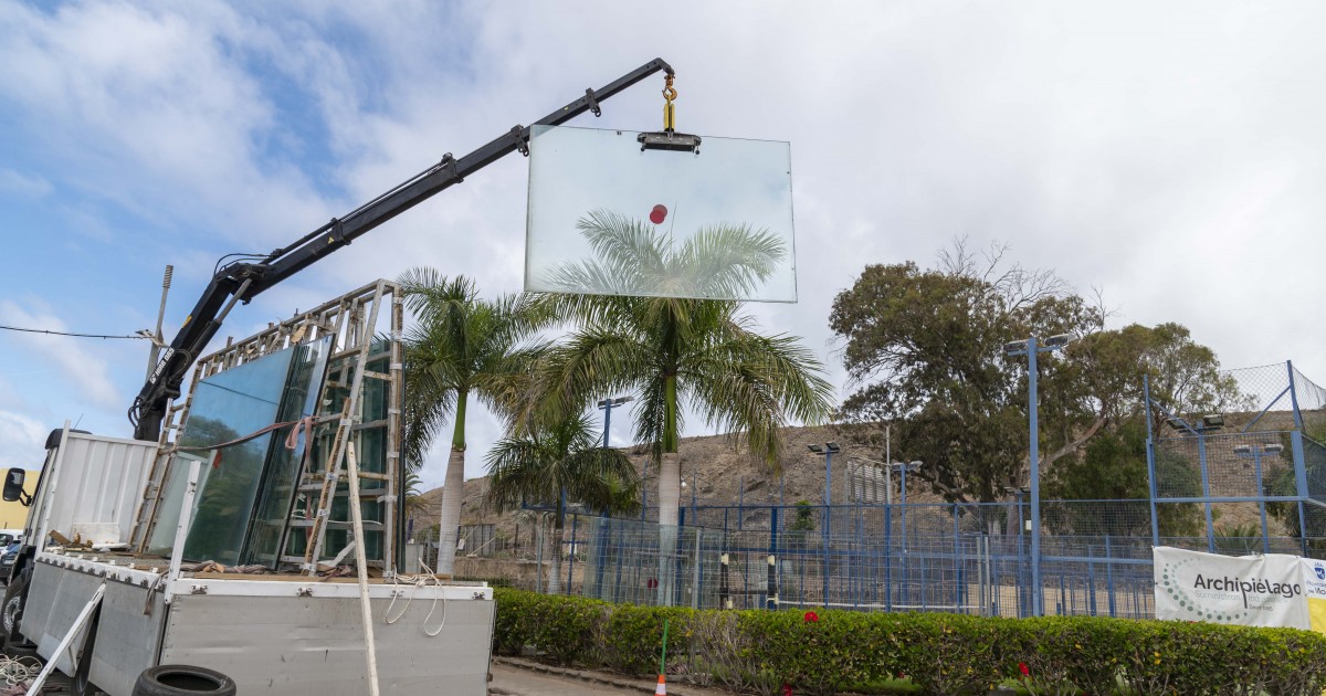 En marcha la renovación de las  canchas de pádel de Arguineguín