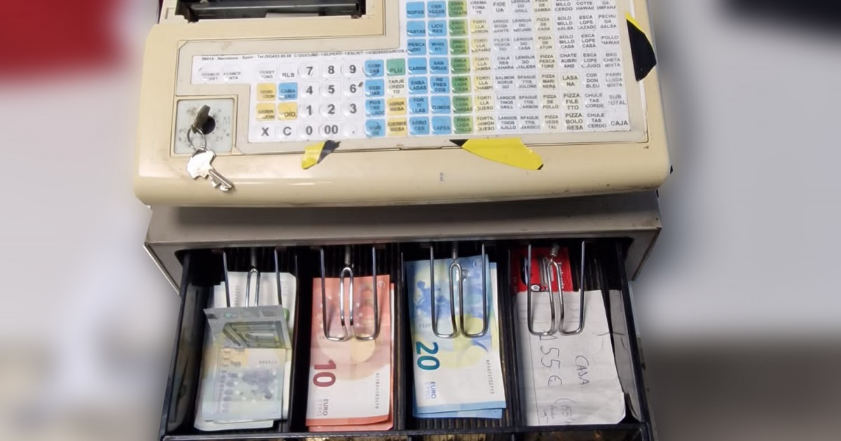 La Policía Local de Mogán detiene a 4 personas por robar la caja registradora de un restaurante en Puerto Rico