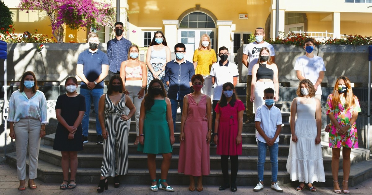 Mogán reconoce la excelencia académica de 15 estudiantes del municipio