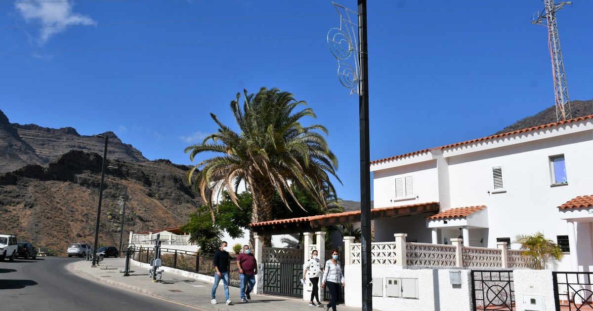 Veneguera al completo cuenta ya con un alumbrado público más eficiente