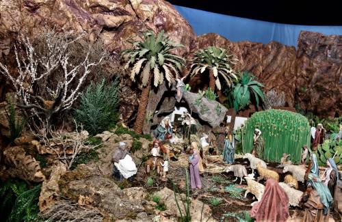 Los cardones y palmeras de Veneguera predominan en el Belén Ornamental de Mogán