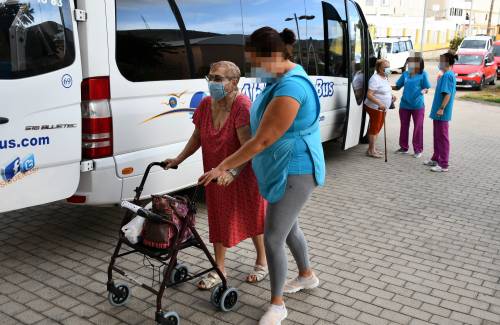 Mogán y el IASS prorrogan el convenio de dependencia, que asciende a 1,245 millones