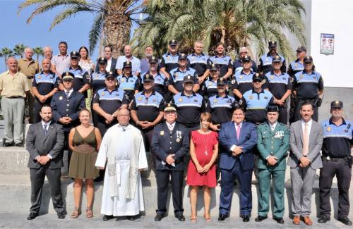 Policía Local de Mogán homenajea a Juan Martín Sánchez, uno de sus agentes más veteranos, en la celebración del día del patrón del cuerpo