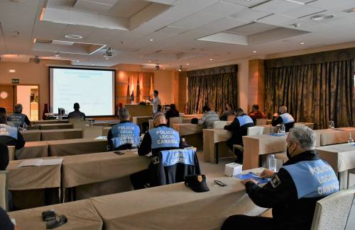 Mogán forma a la Policía Local en detección de estupefacientes y alcohol