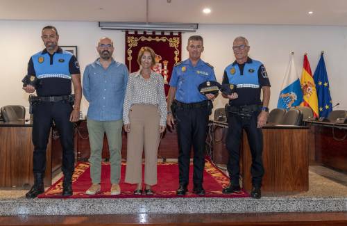 Dos agentes de la Policía Local de Mogán toman posesión como subinspectores