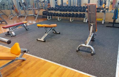 El Ayuntamiento renueva el equipamiento del gimnasio municipal de Playa de Mogán