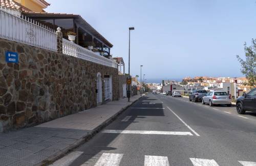 El Ayuntamiento instalará alumbrado público fotovoltaico en Los Caideros y Loma 2