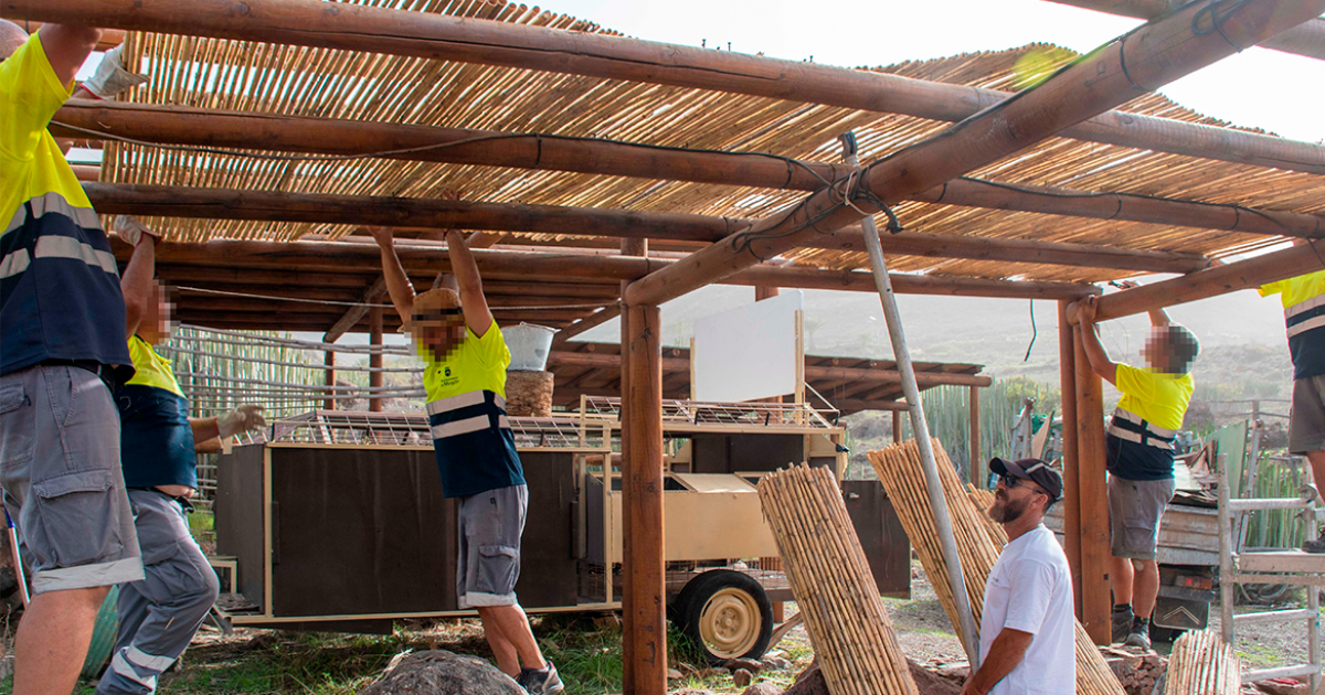 El Ayuntamiento acondiciona los techos  de La Cardonera de Veneguera