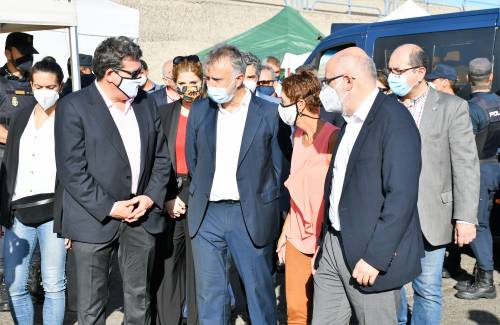 Onalia Bueno tras la visita de Escrivá al  Muelle de Arguineguín: “una imagen vale más que mil palabras”