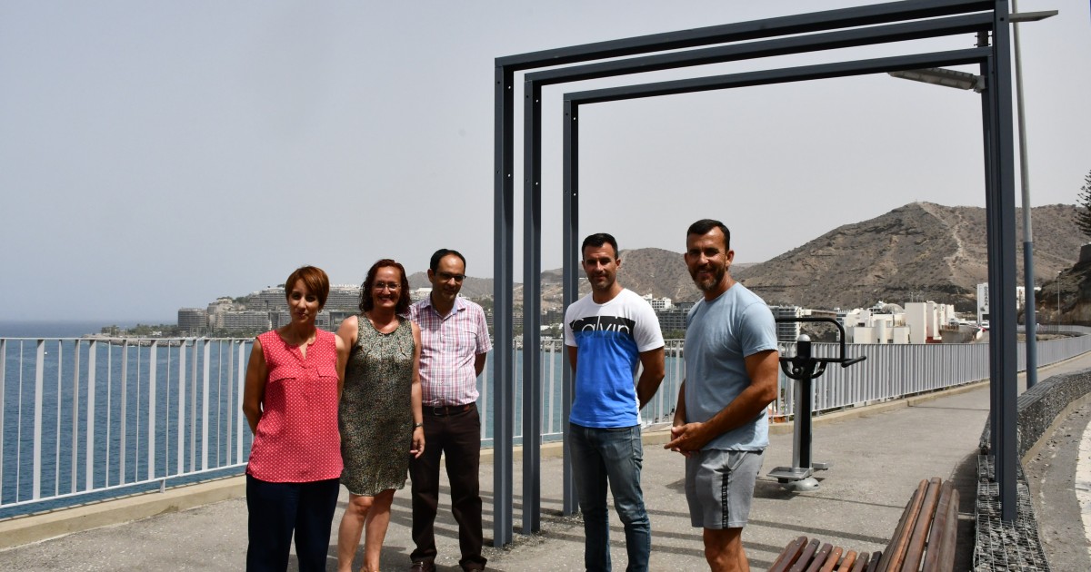 Visita al remodelado paseo peatonal de la GC-500 que une Arguineguín con Patalavaca