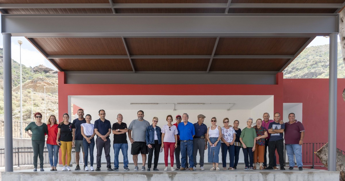 Motor Grande estrena plaza con escenario, parque infantil, aseos y zonas de sombra