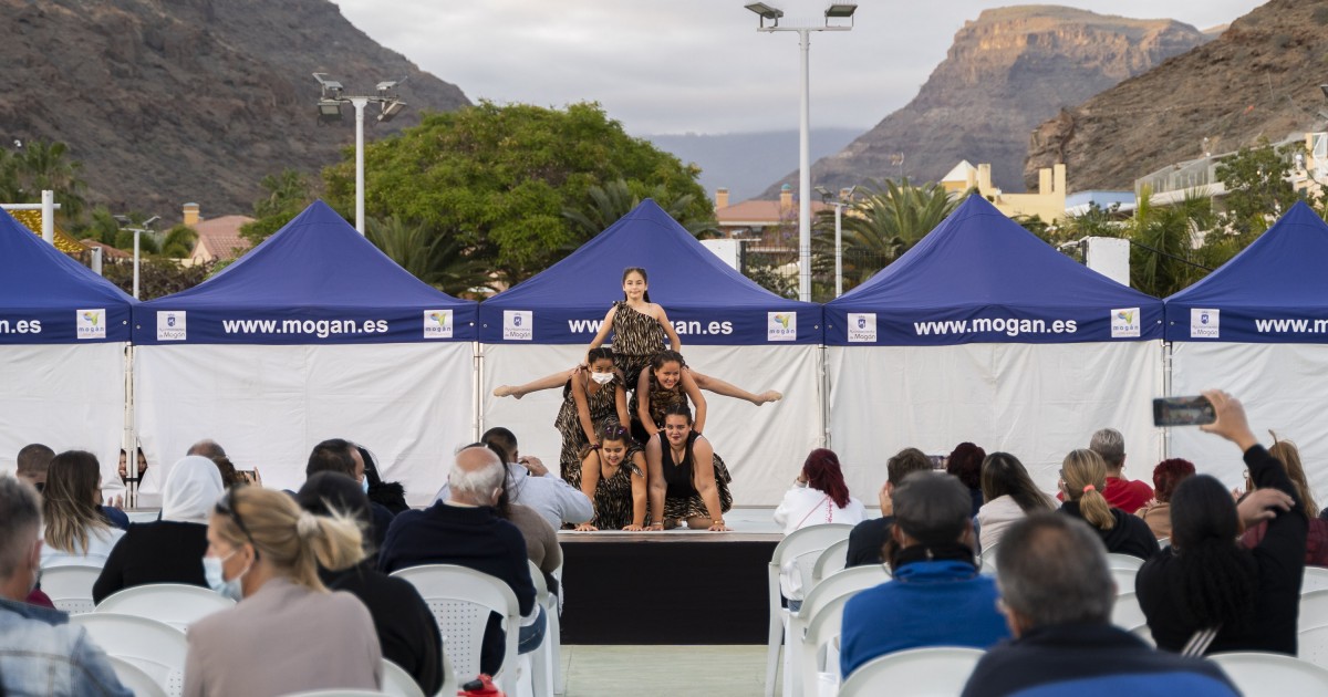 Playa de Mogán vive una tarde carnavalera