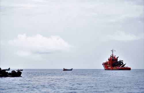 El problema del hacinamiento de pateras en Arguineguín se traslada a Arinaga